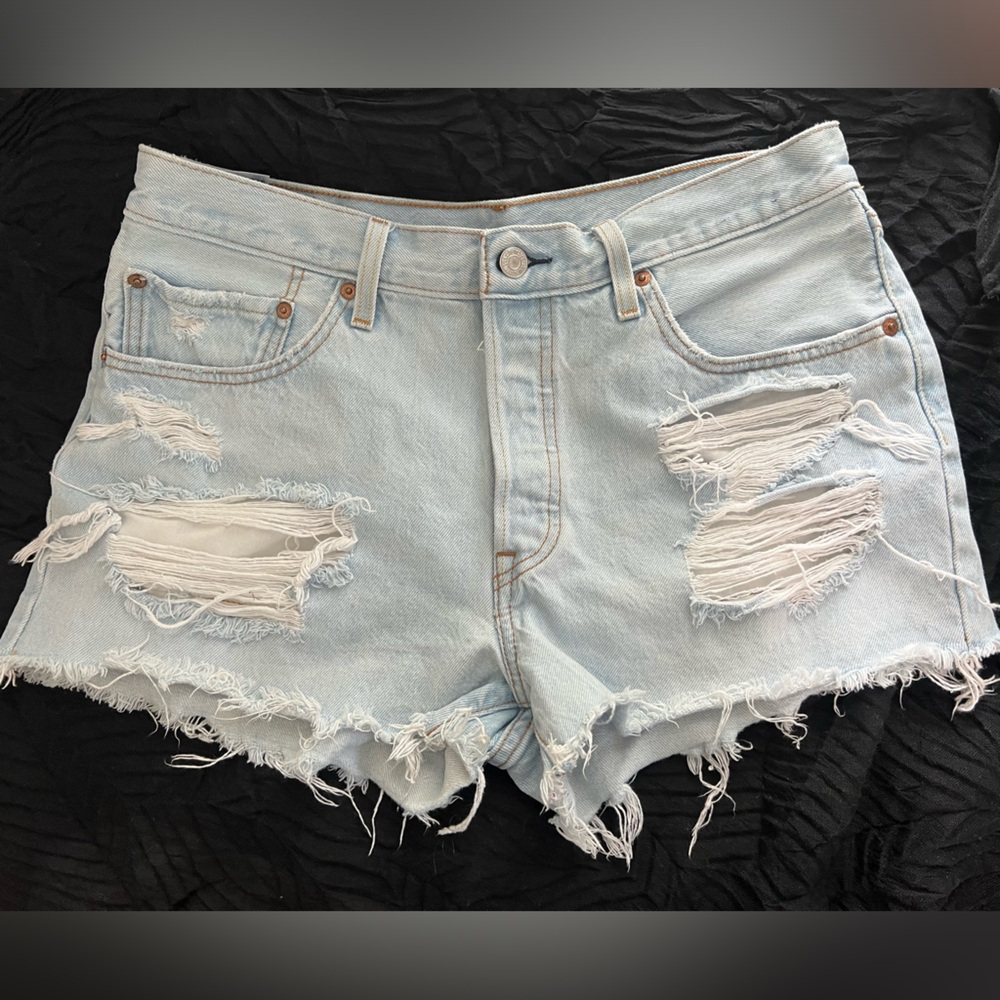 Levi’s 501 cut off denim shorts